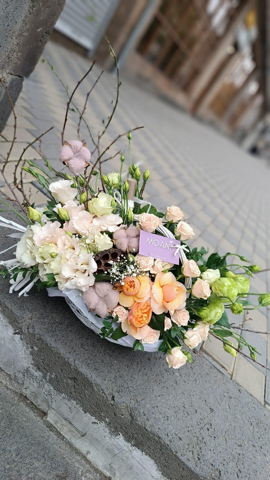 Floral arrangement in a basket - Moani Flowers