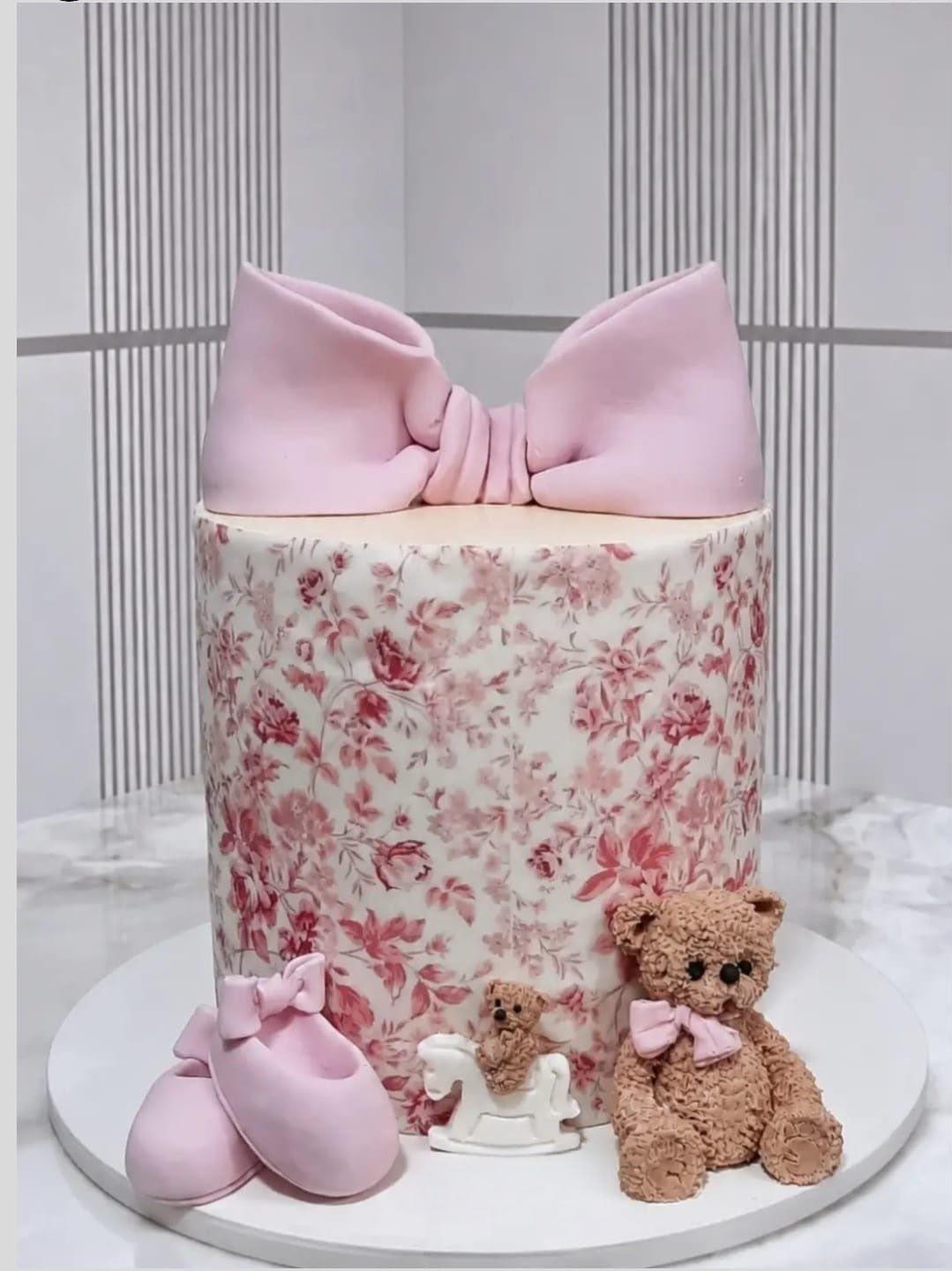 Pink birthday cake for 10 people - Cake parto