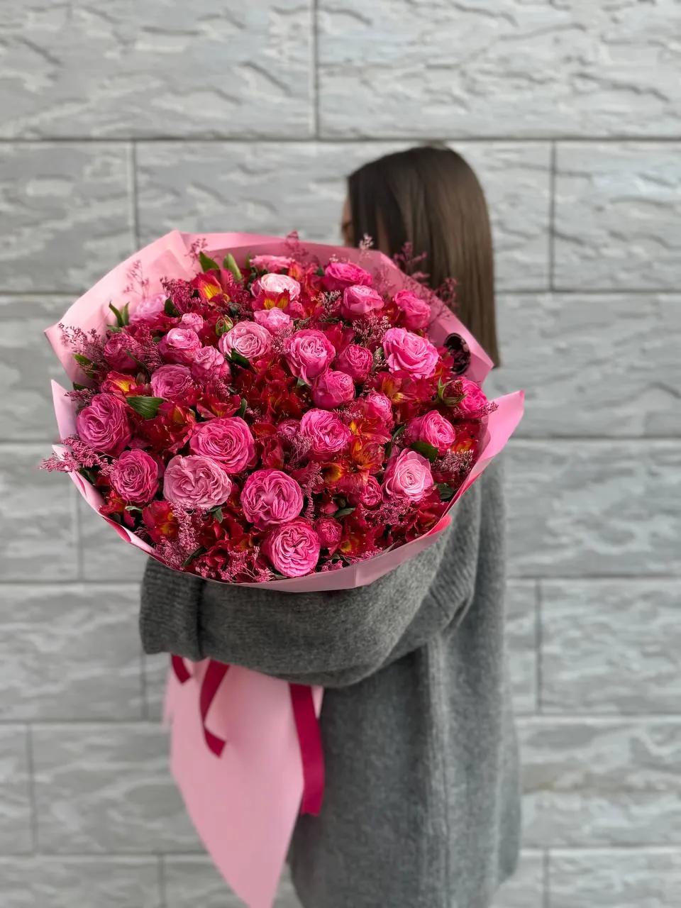 Букет с пионообразными розами - La Flor