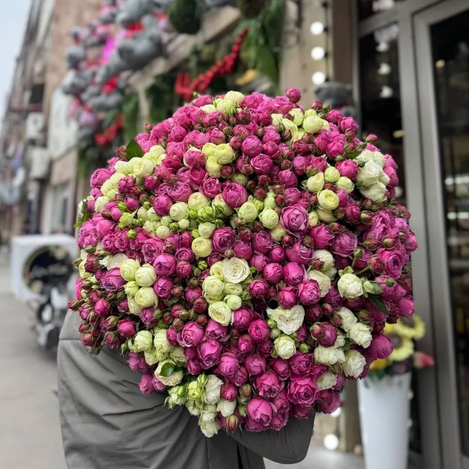 Ծաղկեփունջ փնջային վարդերով -   La Flor