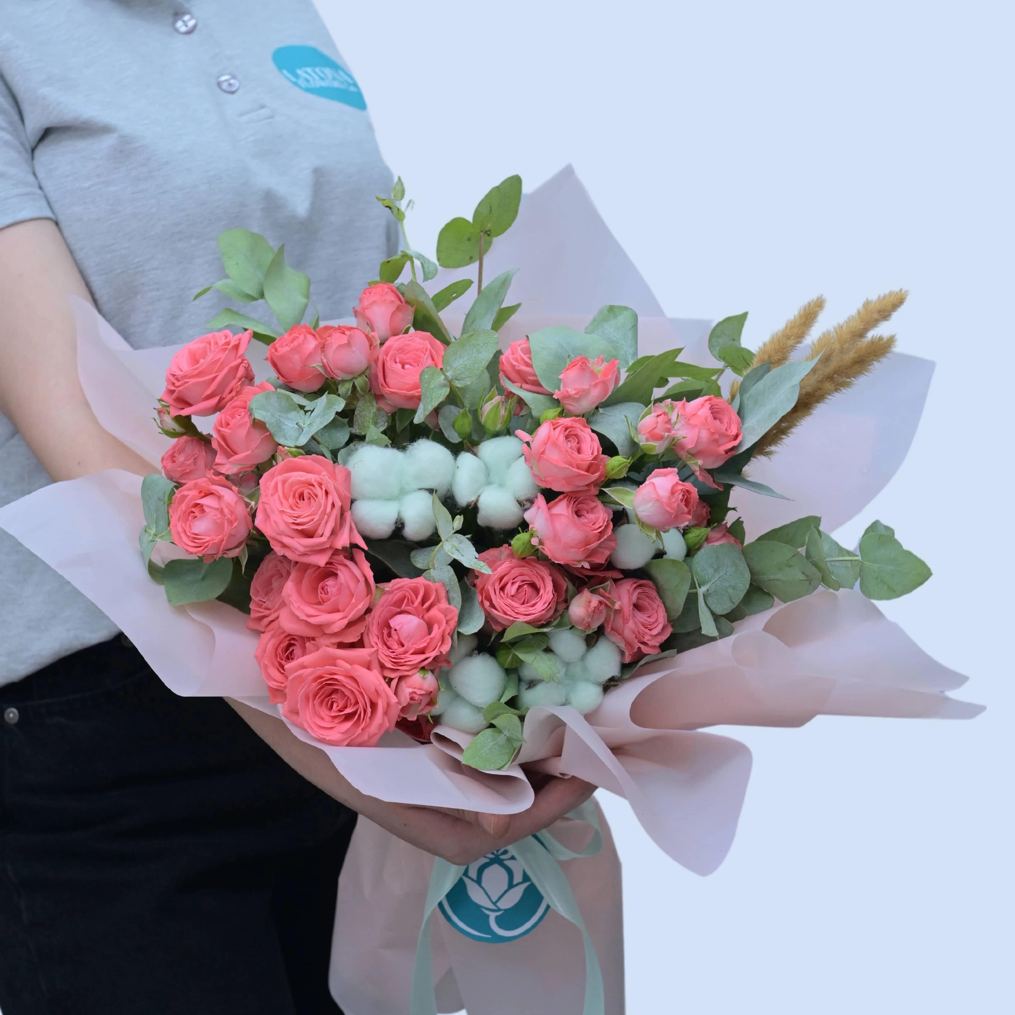 Bouquet "Swissotel" with spray roses