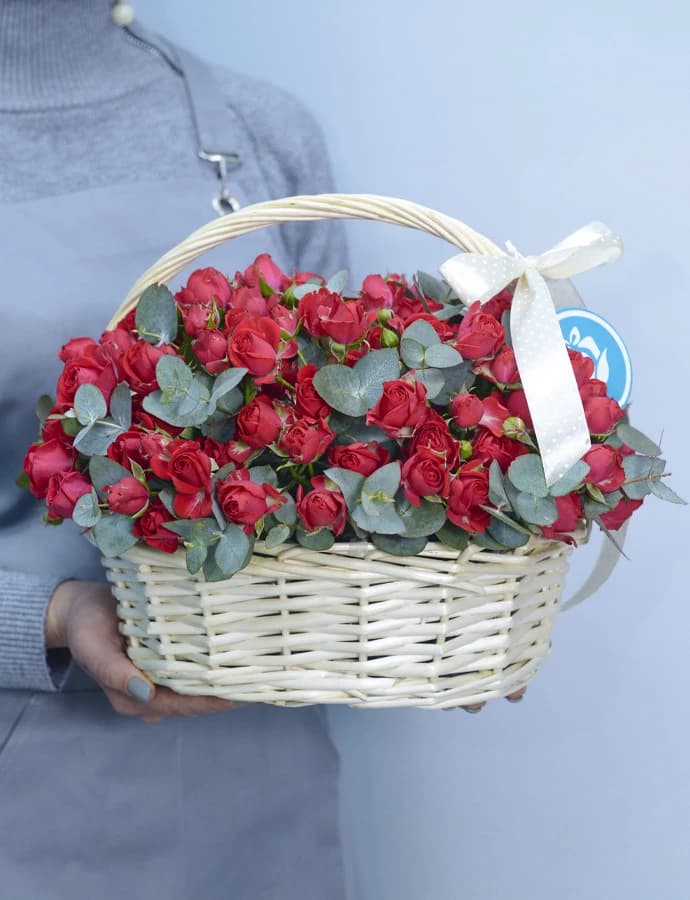 Զամբյուղ  ‹AMELIA› պիոնանման վարդերով