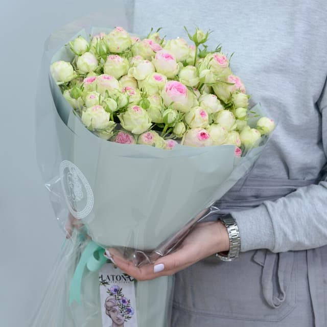 Bouquet 'Padma" with Pink Peony Spray Roses