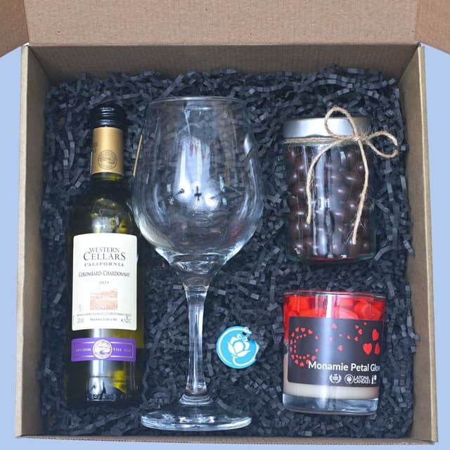Ռոմանտիկ տուփ Western Cellars-ով