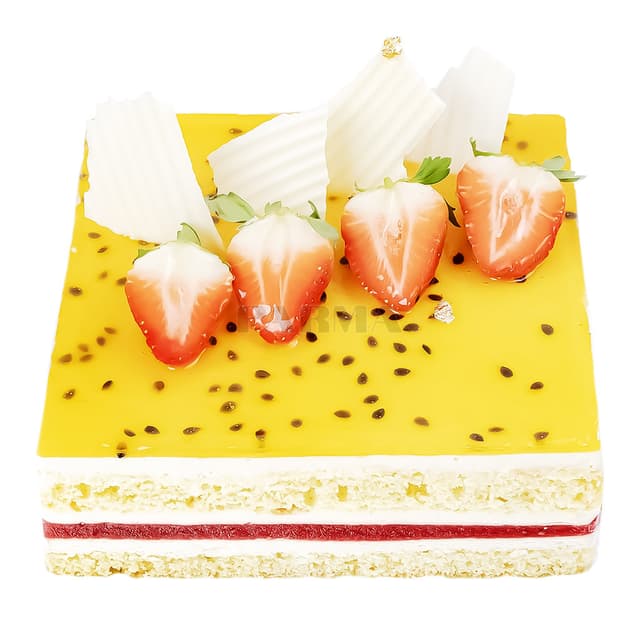 "Parma" cake with strawberry and passion fruit