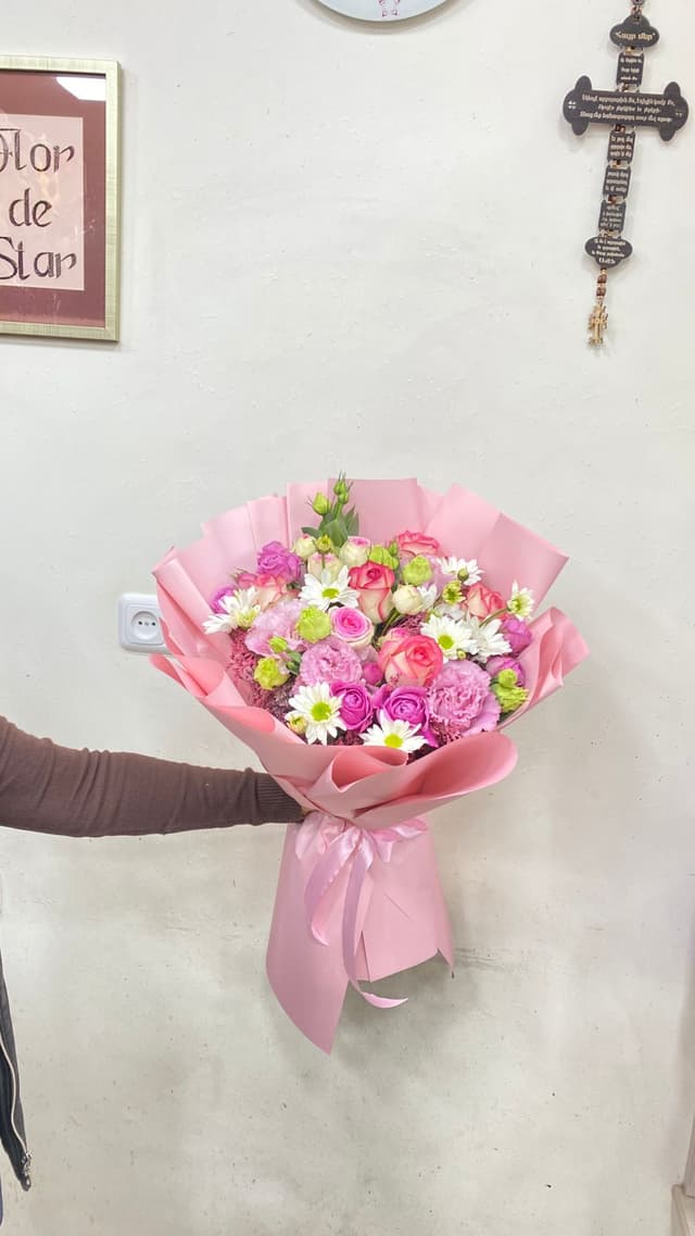 Ծաղկեփունջ      Մագա -  Flor de Star