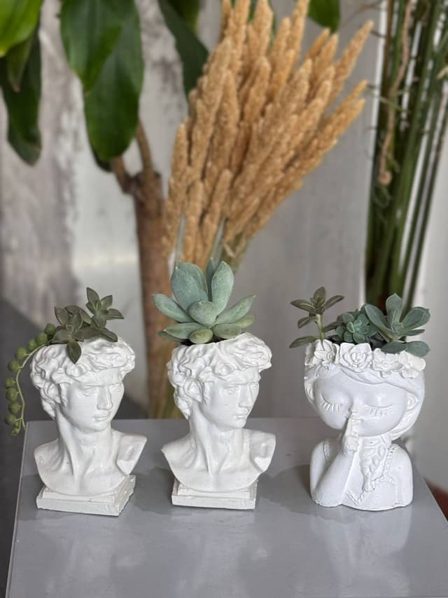 Композиция с фигуркой - Plants Gallery