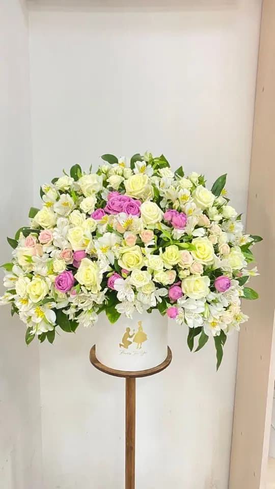 Ծաղկային կոմպոզիցիա Լուսին -  Flor de Star
