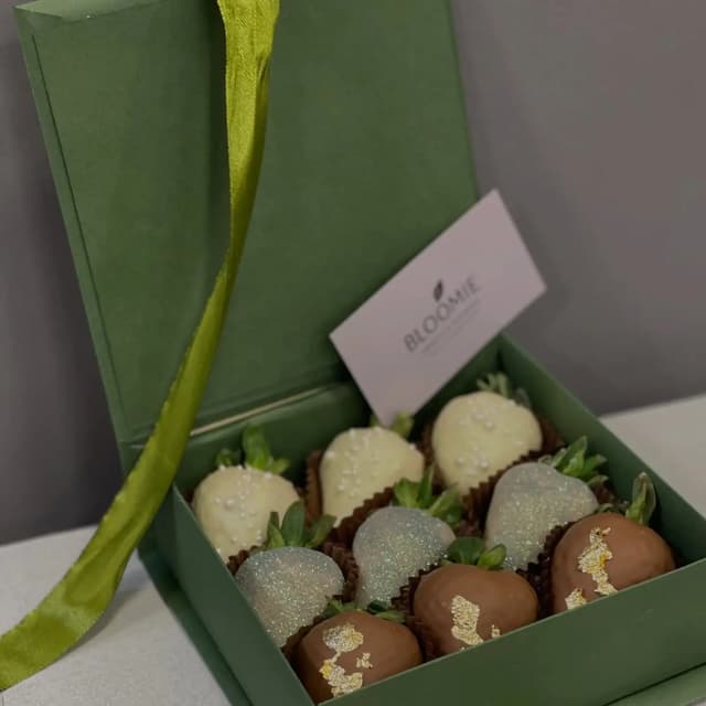 Chocolate-covered strawberries 2 - Bloomie