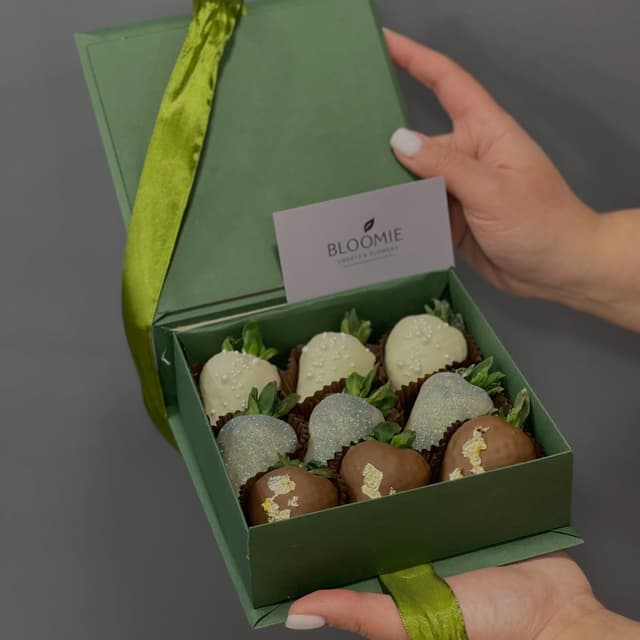 Chocolate-covered strawberries 2 - Bloomie