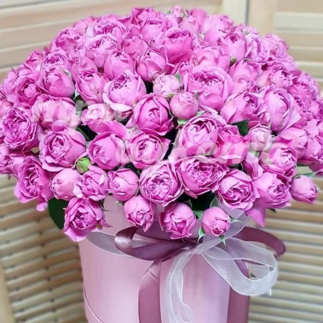 Box with 9 peony-shaped chocolates - VkusLil
