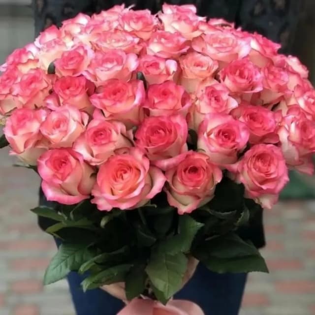 Bouquet with Dutch pink roses 16-VkusLil