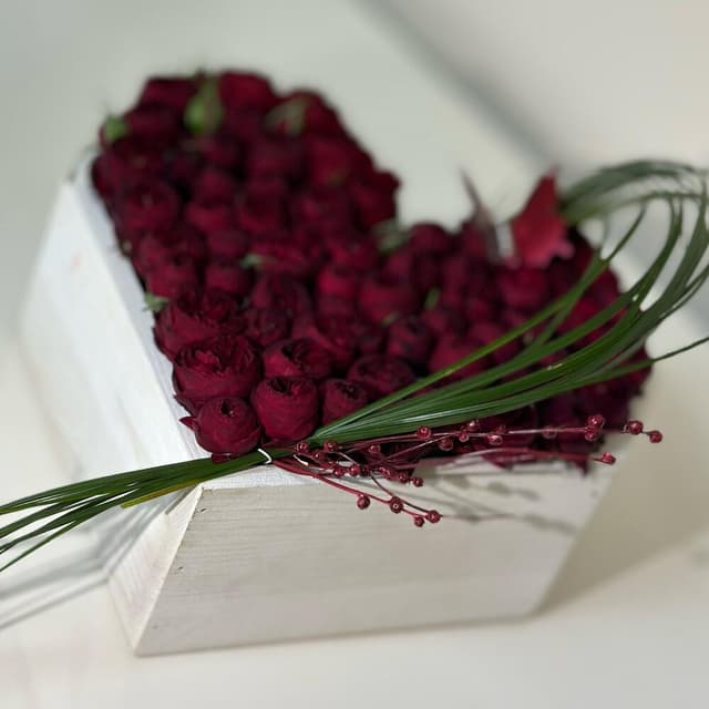 Флористическая композиция в коробке-сердце 43 - VkusLil