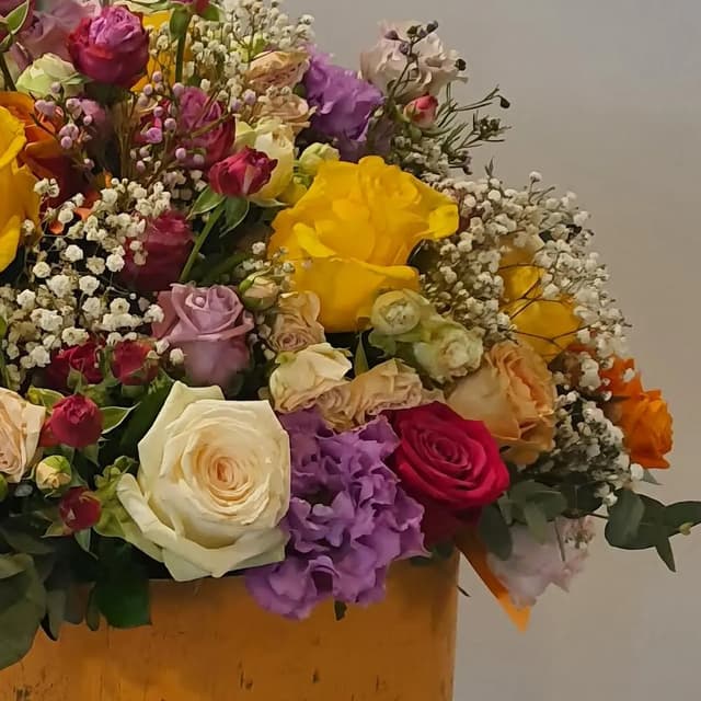 Floral arrangement in a box 52 - VkusLil