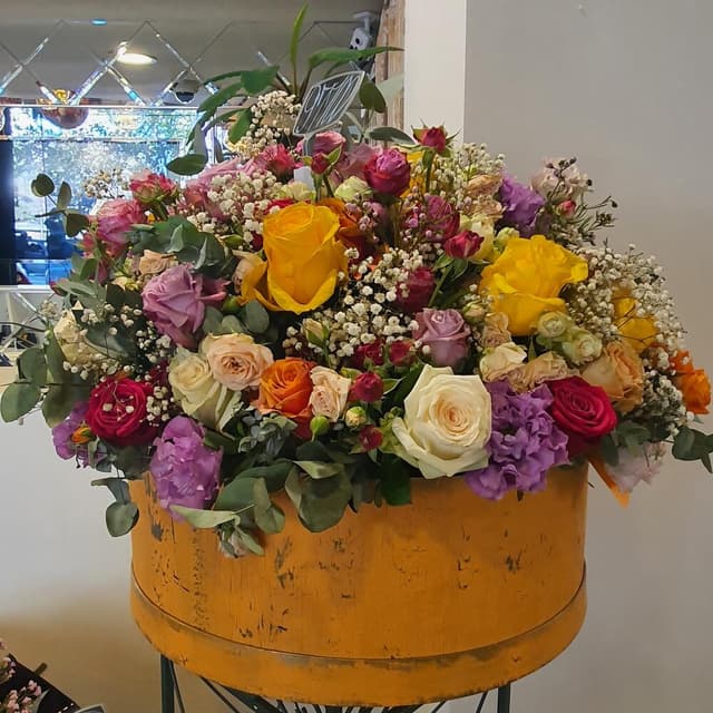 Floral arrangement in a box 52 - VkusLil