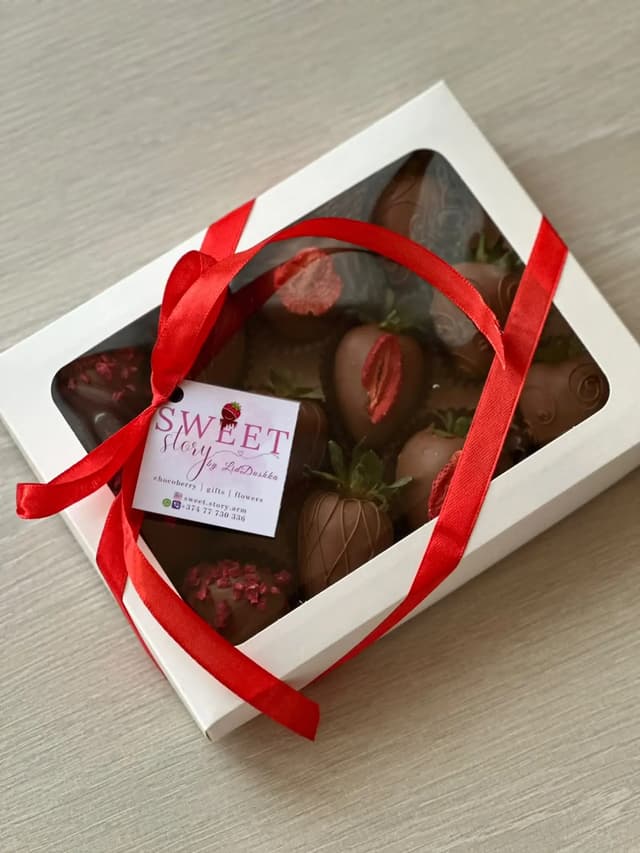 շոկոլադապատ ելակներ BOX 03 - SWEET STORY