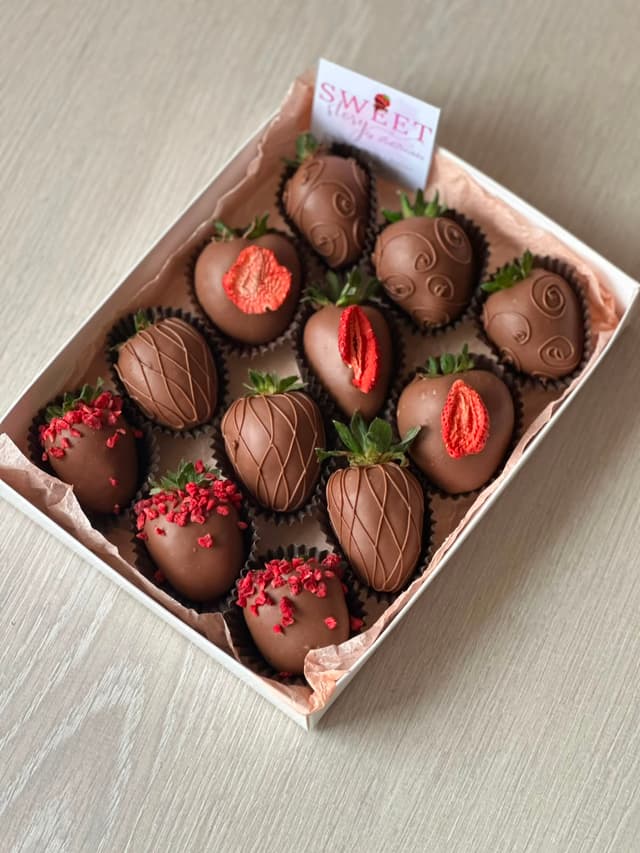 клубника в шоколаде BOX 03 - SWEET STORY