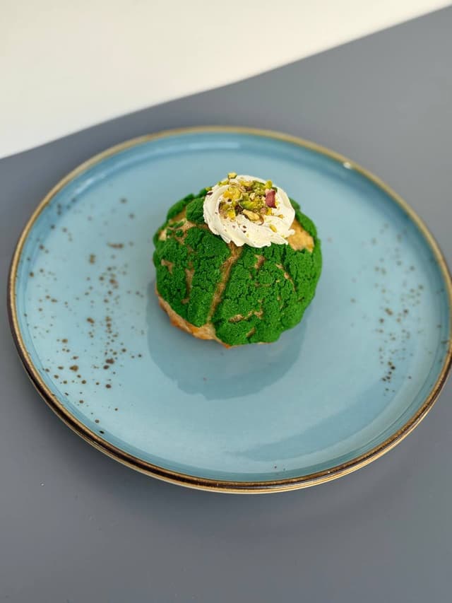 Choux with pistachio - Belissimo cake