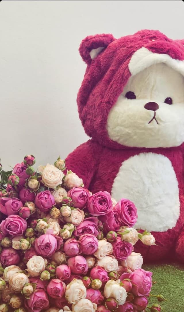 Букетные розы и мягкий мишка - Aura Flowers