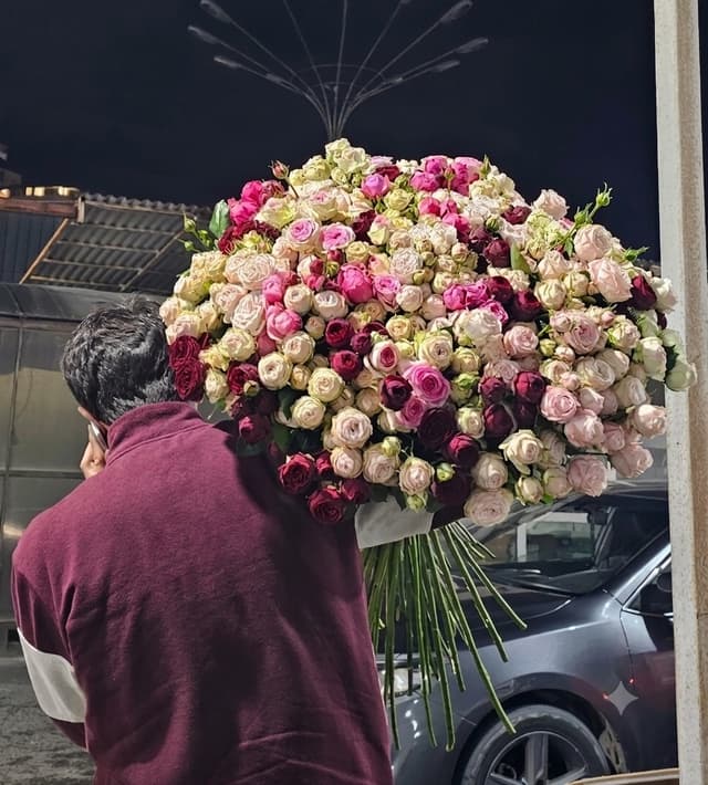 Букет с кустовыми розами - Aura Flowers