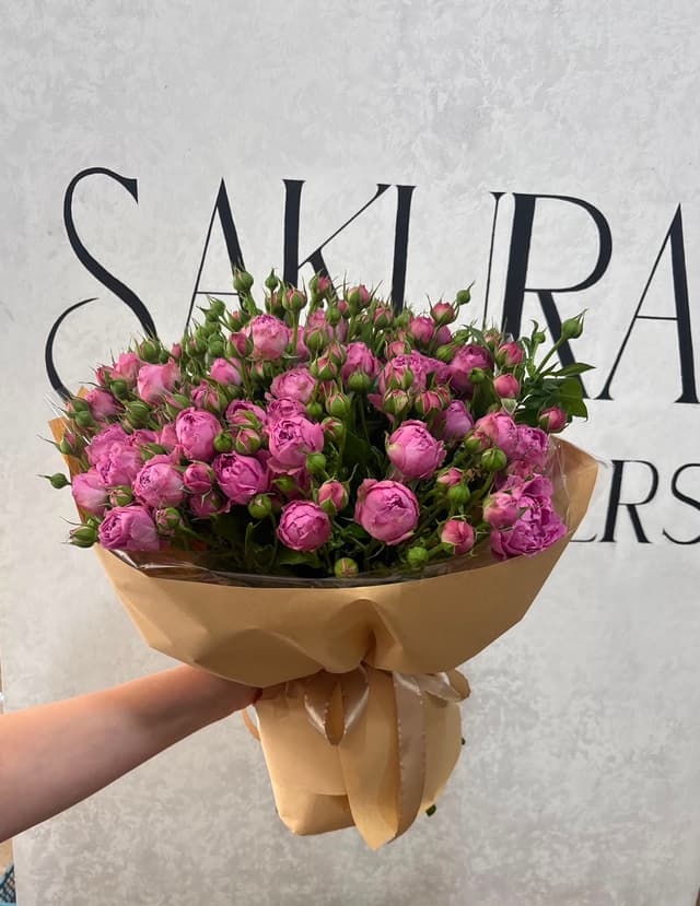 Bouquet with bunch vases - Sakura Flowers