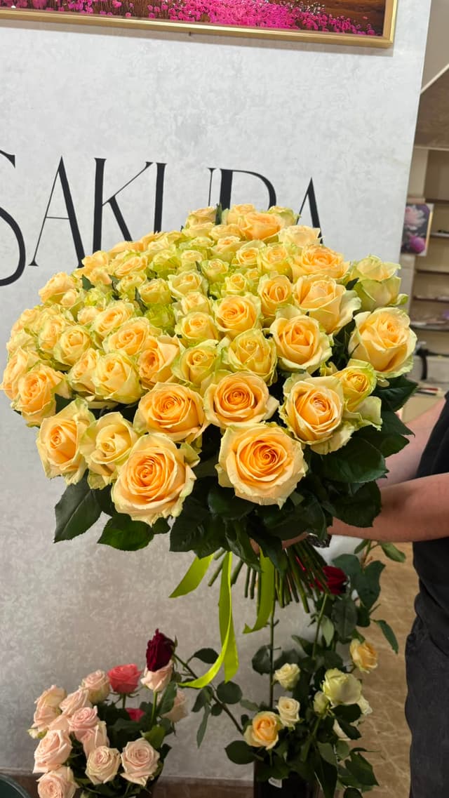 Bouquet with yellow roses - Sakura Flowers