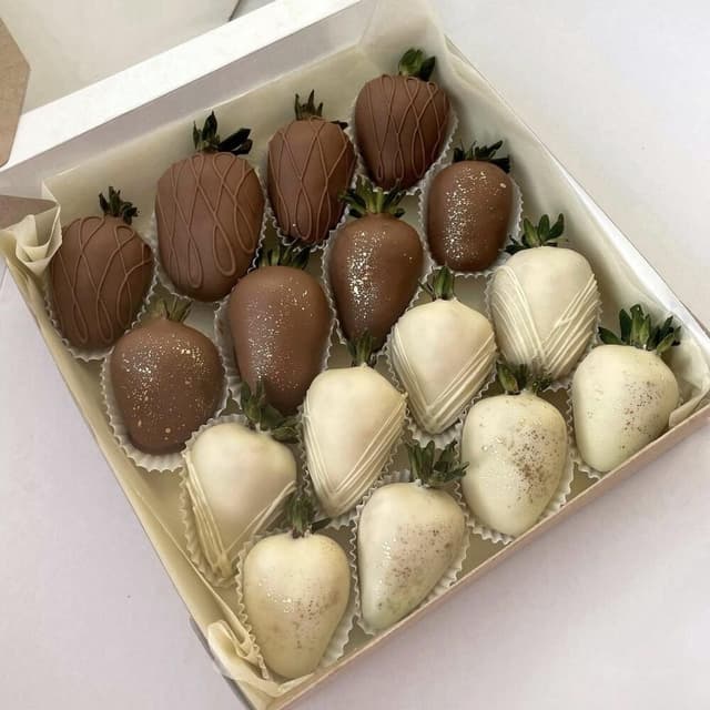 Assorted Chocolate-Covered Strawberries - VkusLil