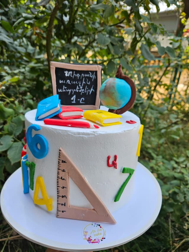 Cake for September 1st for 10 people - Arsa cake