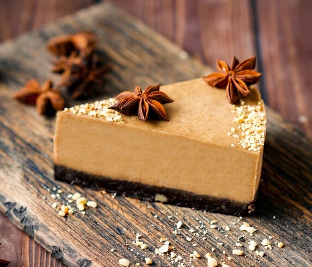 Vanilla vegan cake with cinnamon - Sweetli by Lilit