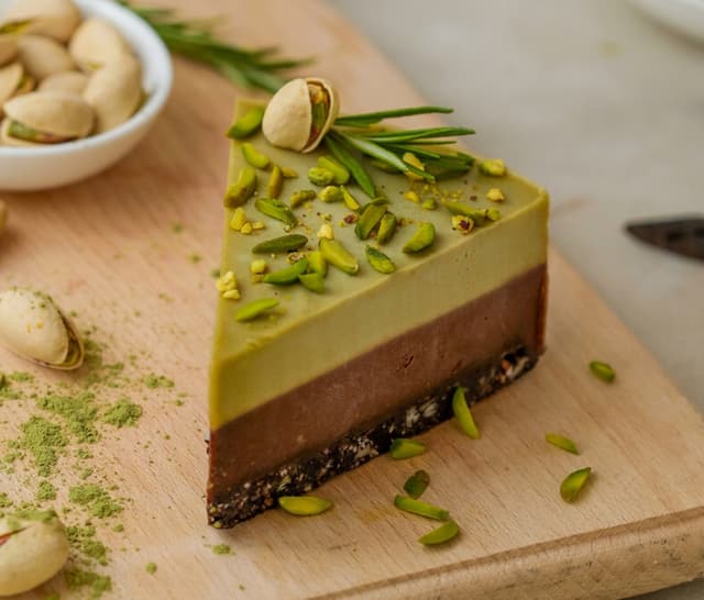 Matcha and chocolate vegan cake 140 g - Sweetli by Lilit