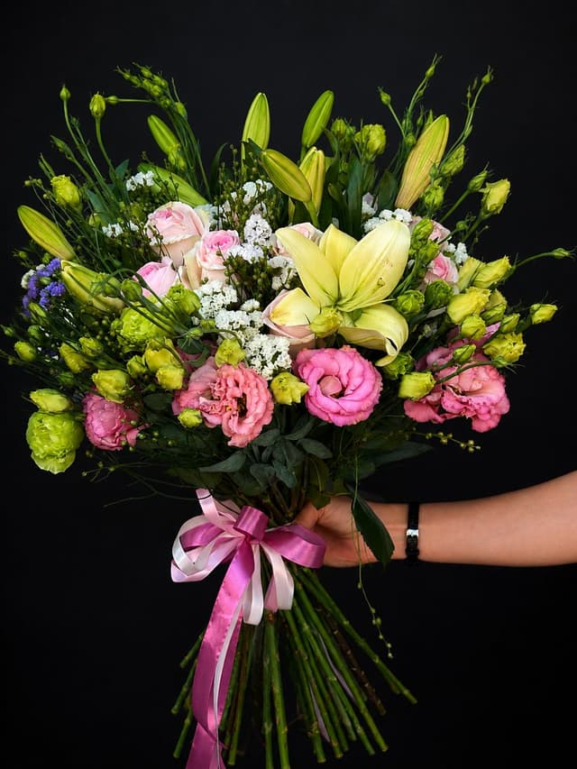 Floral arrangement - BELLA-ROSE