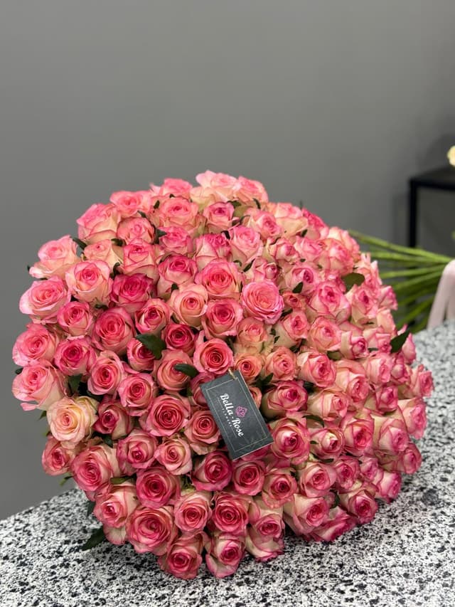 Букет с лиловыми розами - BELLA-ROSE
