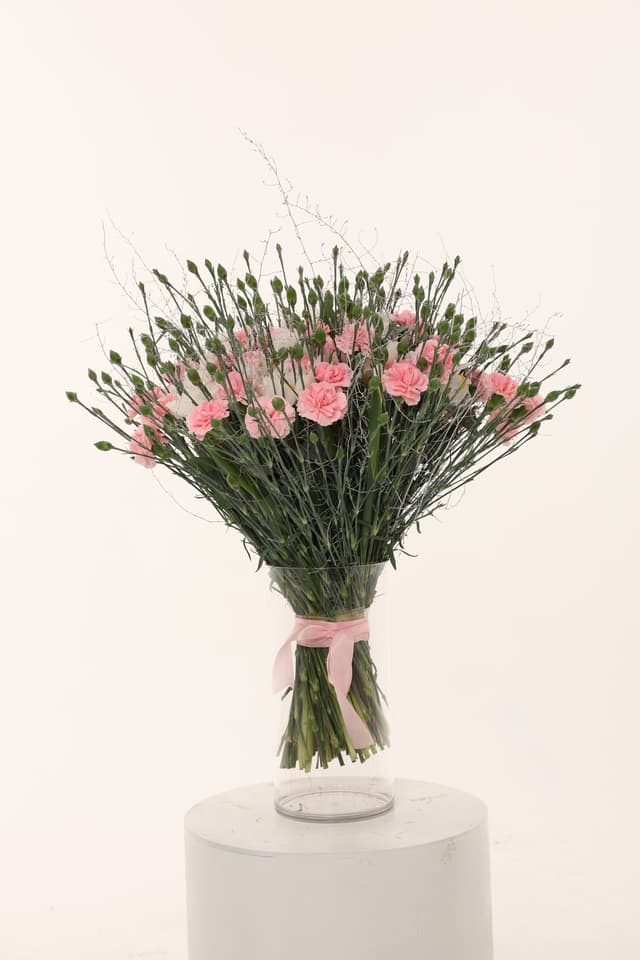 Floral arrangement with bouquet carnations - Sunny Rose