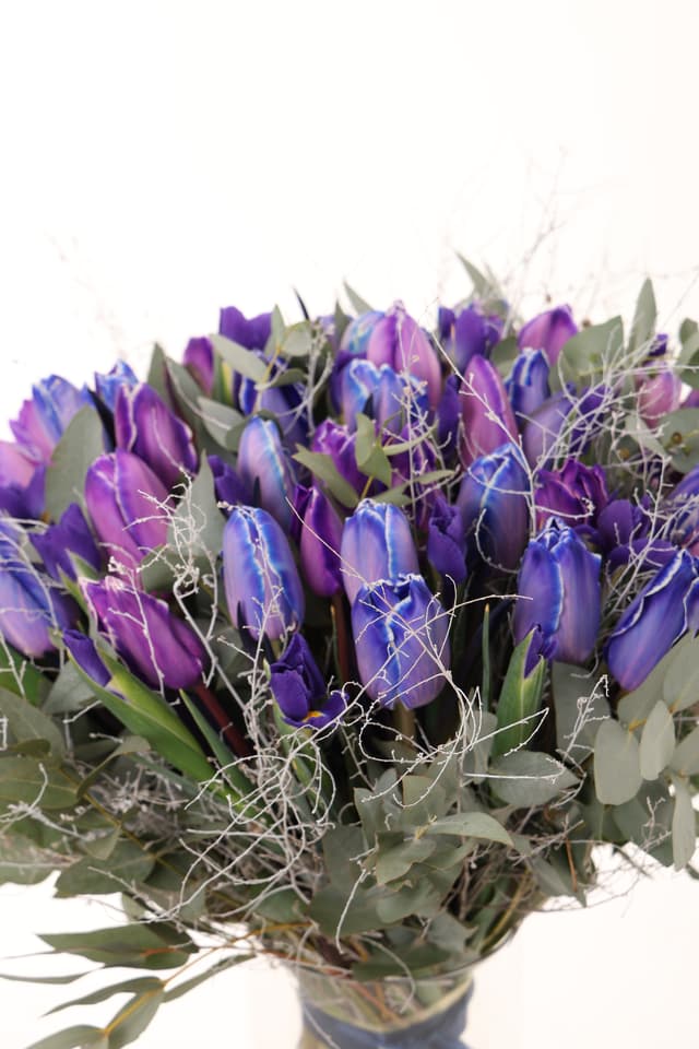 Floral arrangement with tulips - Sunny Rose