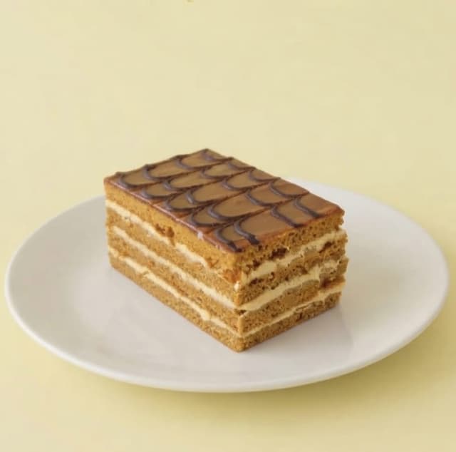 Golden Key Cake 1 slice - Cake symphony
