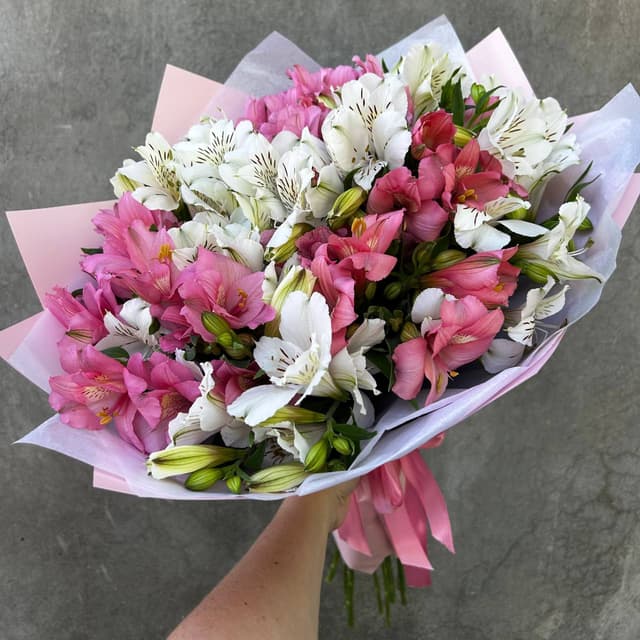 Bouquet of 15 alstroemerias