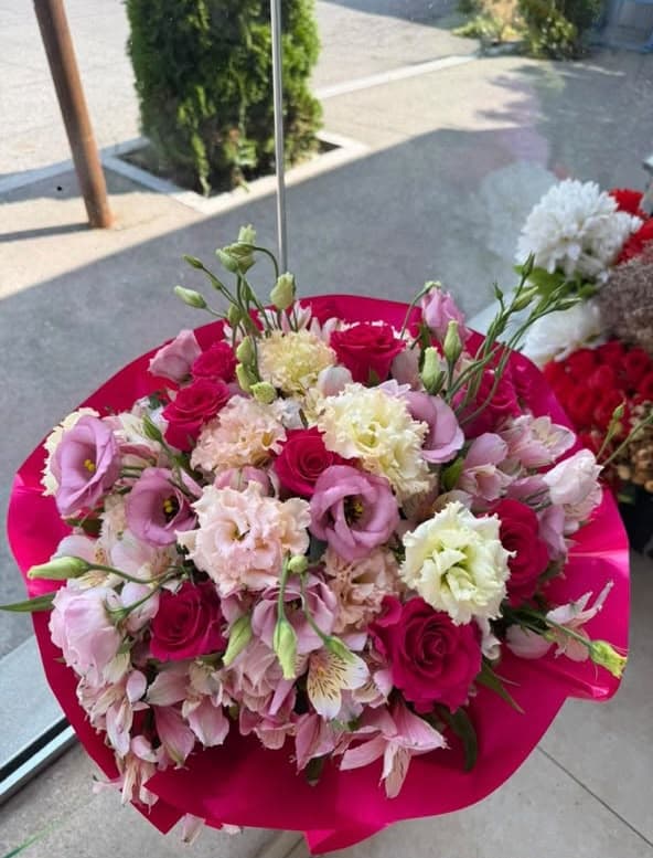 Bouquet with roses and lisianthus - FIORI FLOWERS