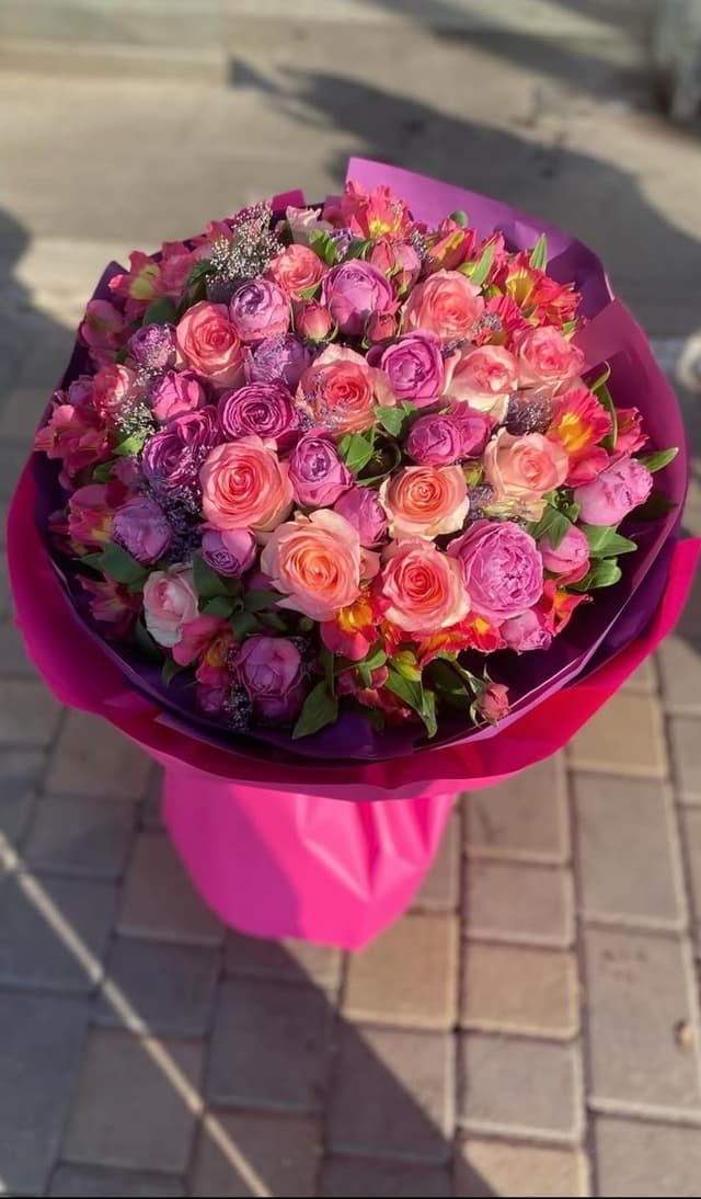 Ծաղկեփունջ վարդերով -  Susi flowers
