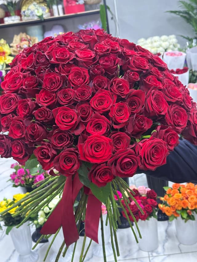 Букет с красными розами - Lusi Flowers