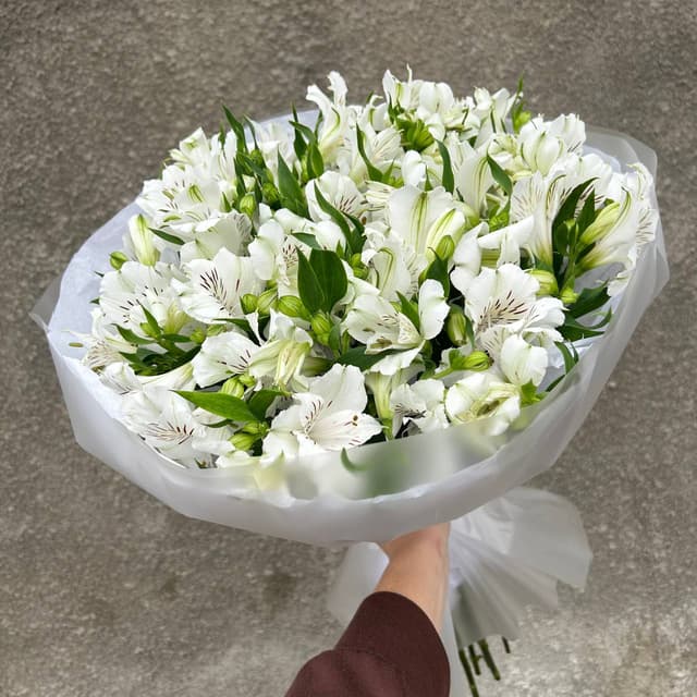 Bouquet of white alstroemerias