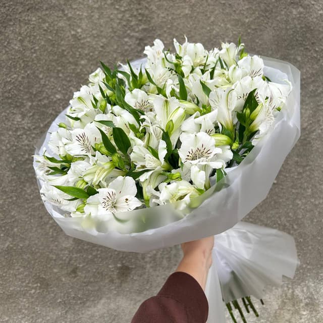 Bouquet of white alstroemerias