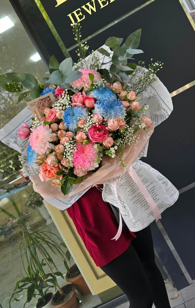 Floral arrangement - Arpi flowers