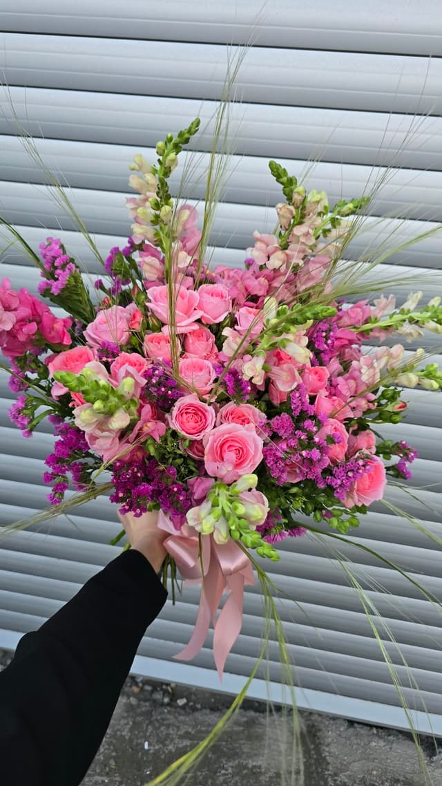 Floral arrangement - Arpi flowers