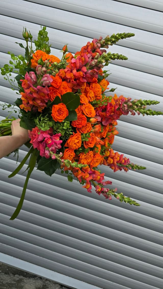 Floral arrangement - Arpi flowers