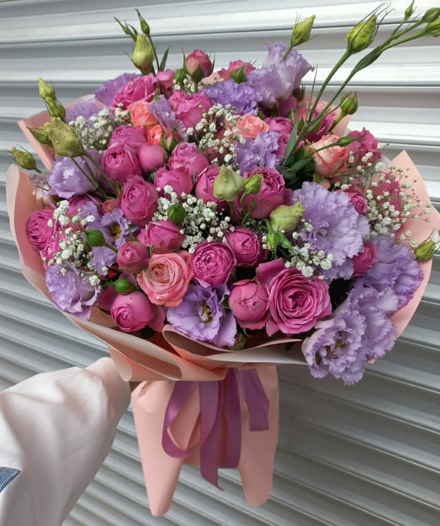 Floral arrangement with peony roses - Arpi flowers
