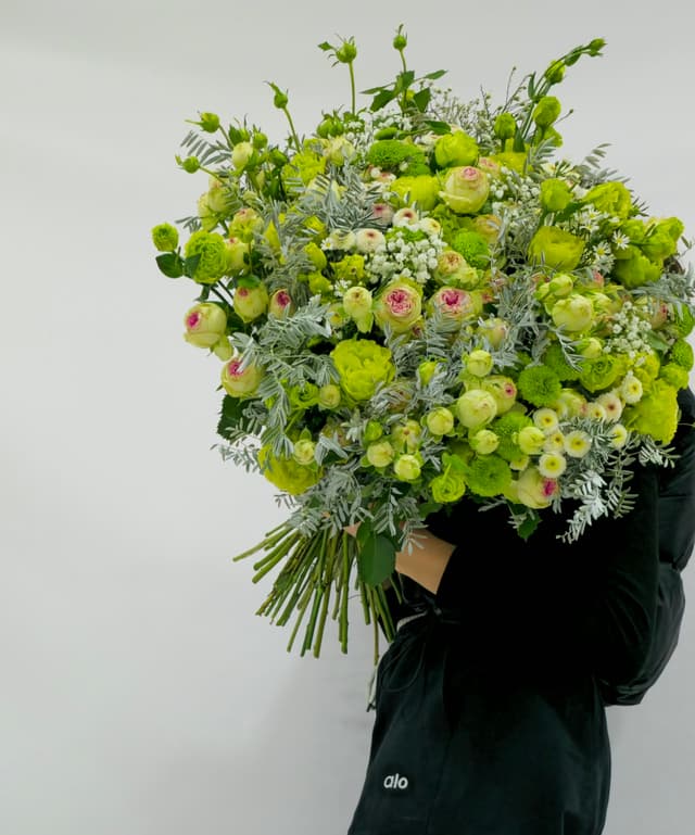 Bouquet with spray roses - Arpi flowers