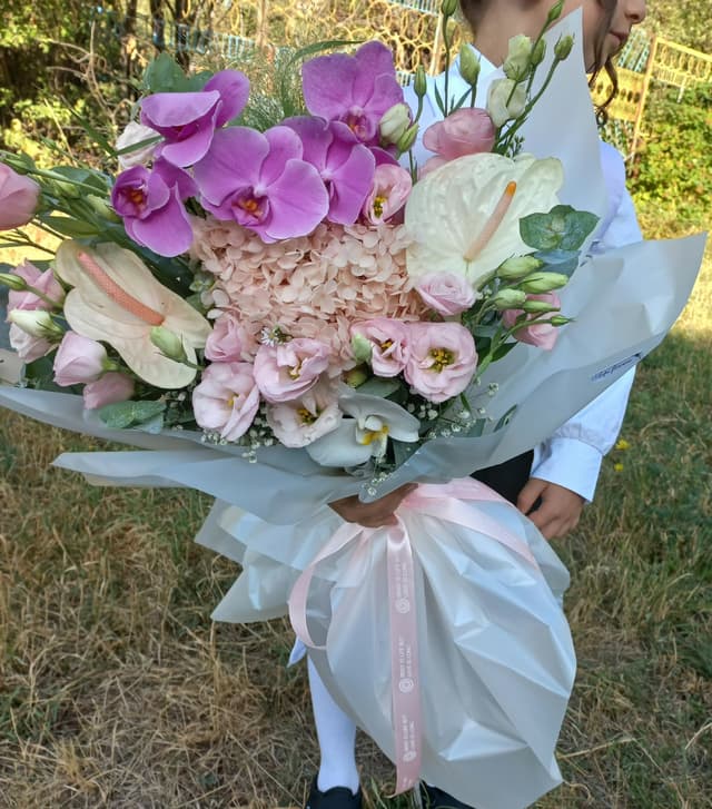 Floral arrangement with orchids - Arpi flowers