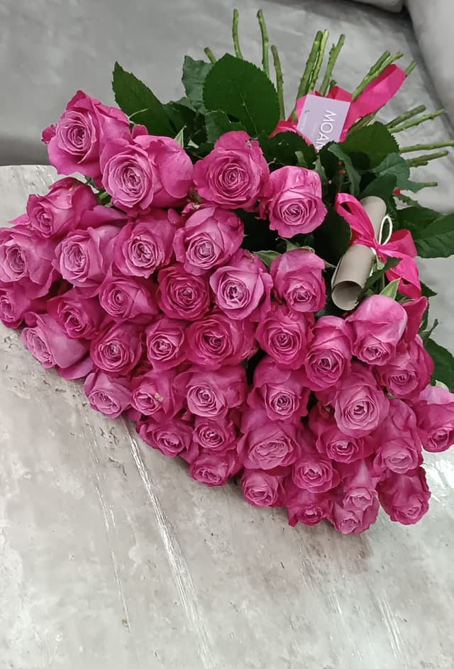 Bouquet with roses - Moani Flowers