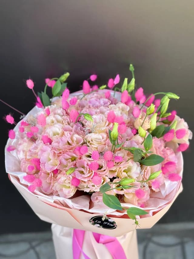 Bouquet with lisianthus - La Flor