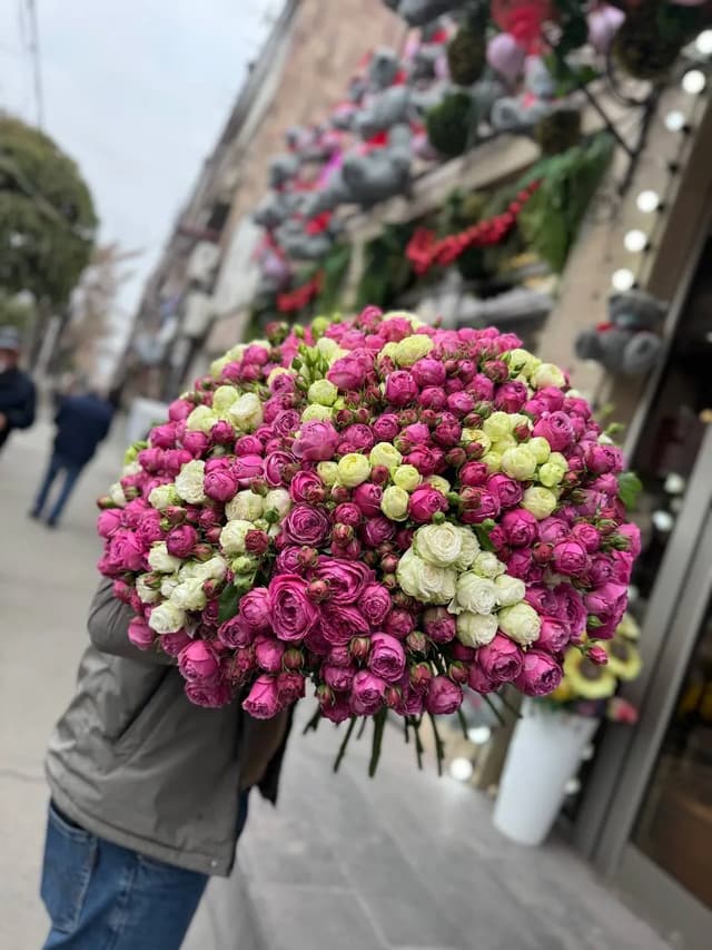 Ծաղկեփունջ փնջային վարդերով -   La Flor